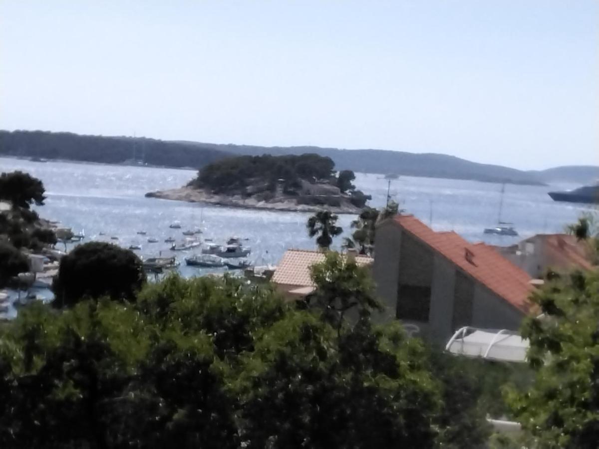 & Zlatica Hvar *